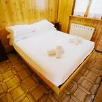 Rifugio Di Famiglia A Due Minuti Dalle Piste - Parcheggio E Wifi Gratuito Lejlighed *